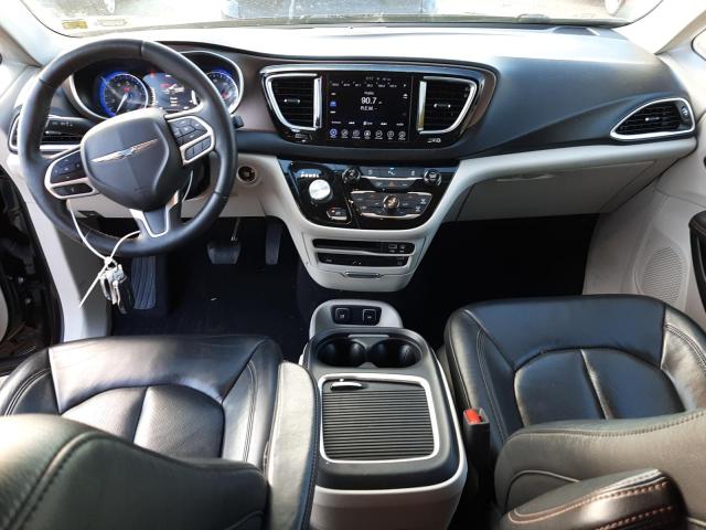 Photo 8 from auction – 2017 CHRYSLER PACIFICA T with VIN 2C4RC1EG1HR757680