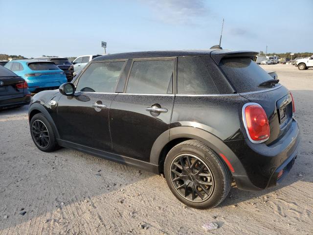 Photo 2 from auction – 2018 MINI COOPER S with VIN WMWXU3C51J2F51717