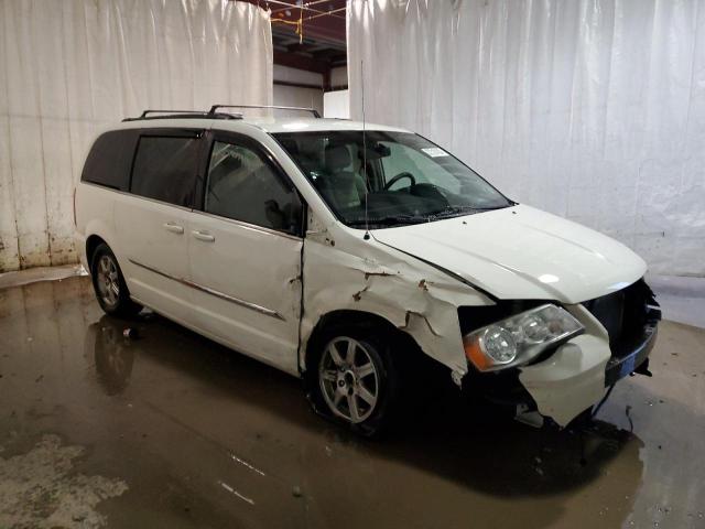 Photo 4 from auction – 2013 CHRYSLER TOWN & COU with VIN 2C4RC1BG5DR503629