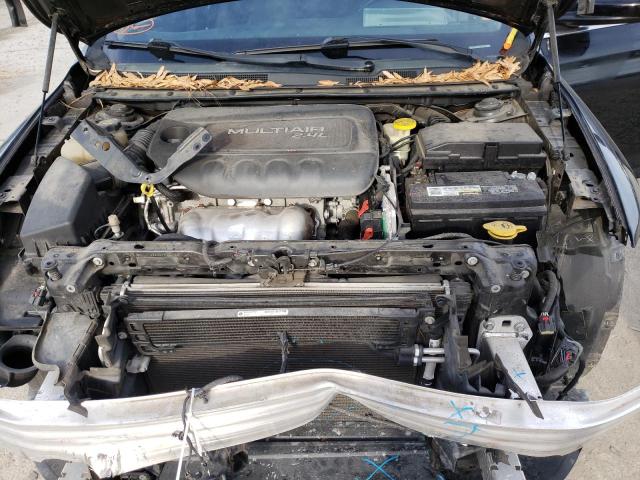 Photo 11 from auction – 2015 CHRYSLER 200 LIMITE with VIN 1C3CCCAB1FN527647