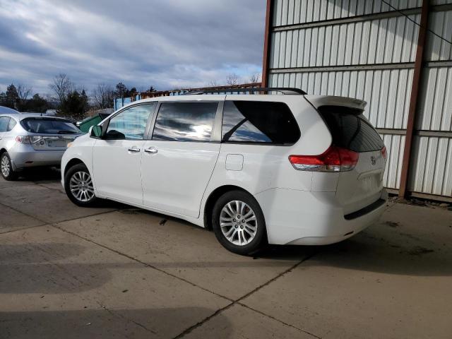 Photo 2 from auction – 2013 TOYOTA SIENNA XLE with VIN 5TDYK3DC4DS377601