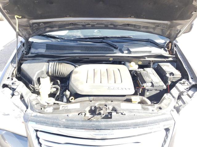 Photo 12 from auction – 2016 CHRYSLER TOWN & COU with VIN 2C4RC1BG4GR294484