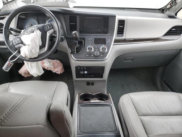 Photo 8 from auction – 2017 TOYOTA SIENNA XLE with VIN 5TDDZ3DC8HS154803
