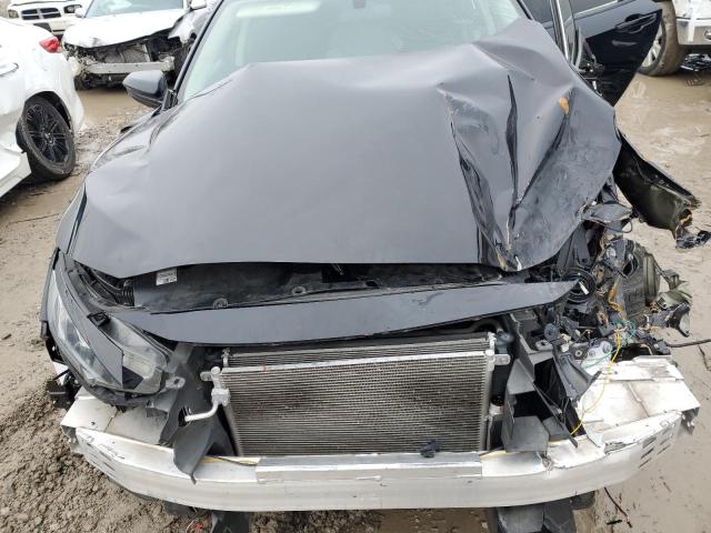 Photo 11 from auction – 2018 HONDA CIVIC LX with VIN 19XFC2E57JE039405