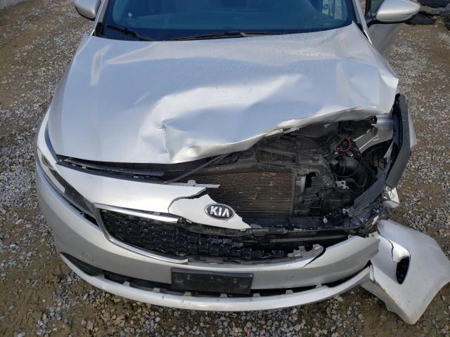 Photo 11 from auction – 2018 KIA FORTE LX with VIN 3KPFK4A76JE179645