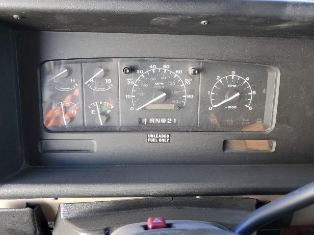Photo 8 from auction – 1998 WINNEBAGO MOTORHOME with VIN 3FCMF53G4VJA20067