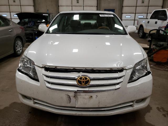 Photo 5 from auction – 2005 TOYOTA AVALON with VIN 4T1BK36BX5U045603