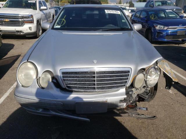 Photo 5 from auction – 2001 MERCEDES-BENZ E 320 with VIN WDBJF65J01B290784
