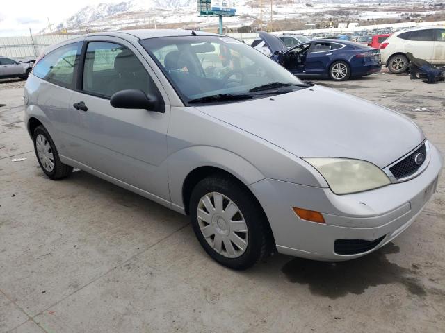 Photo 4 from auction – 2005 FORD FOCUS ZX3 with VIN 3FAFP31N55R145887