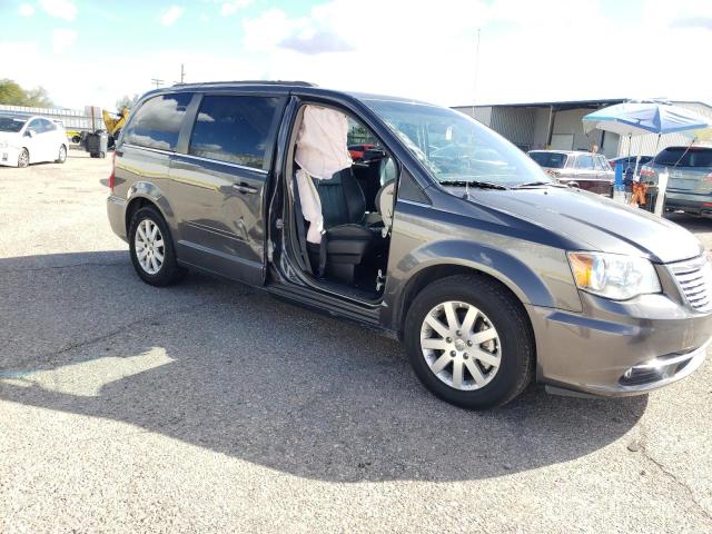 Photo 4 from auction – 2016 CHRYSLER TOWN & COU with VIN 2C4RC1BG4GR294484