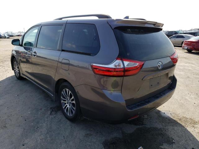 Photo 2 from auction – 2018 TOYOTA SIENNA XLE with VIN 5TDYZ3DC8JS948367