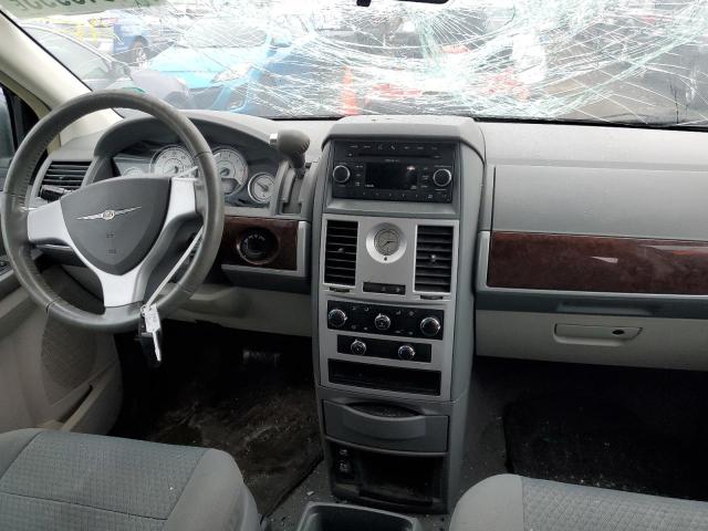Photo 8 from auction – 2010 CHRYSLER TOWN & COU with VIN 2A4RR5D19AR432021
