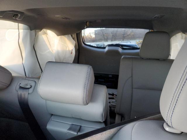 Photo 10 from auction – 2018 TOYOTA HIGHLANDER with VIN 5TDJZRFH5JS853214