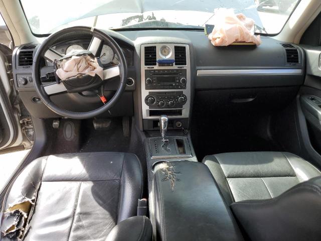 Photo 8 from auction – 2010 CHRYSLER 300 TOURIN with VIN 2C3CA5CV6AH105772