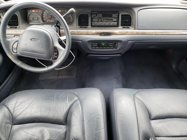Photo 8 from auction – 2000 FORD CROWN VICT with VIN 2FAFP74W2YX105526