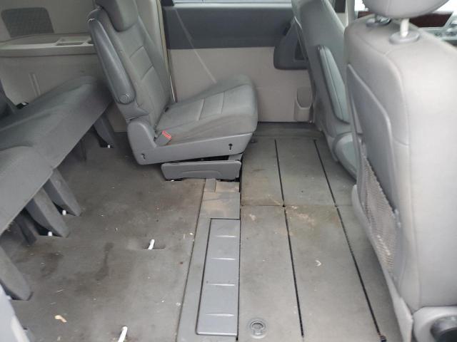 Photo 11 from auction – 2010 CHRYSLER TOWN & COU with VIN 2A4RR5D19AR200860