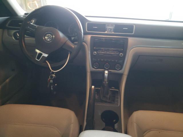 Photo 8 from auction – 2014 VOLKSWAGEN PASSAT S with VIN 1VWAT7A37EC025171