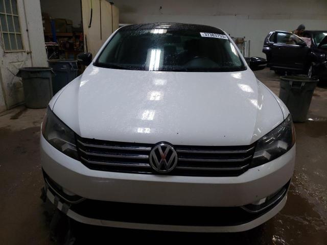 Photo 5 from auction – 2015 VOLKSWAGEN PASSAT SE with VIN 1VWBS7A32FC015558