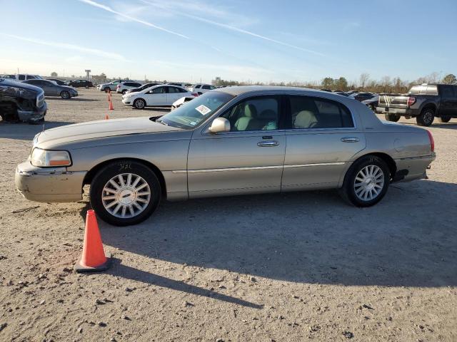 LINCOLN TOWN CAR 2004 with VIN 1LNHM81W04Y650717 - Photo from auction