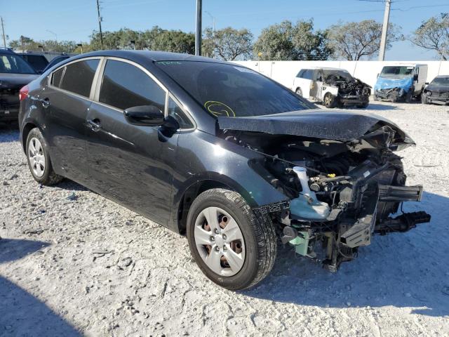 Zdjęcie 4 z aukcji – 2017 KIA FORTE LX z VIN 3KPFK4A77HE045978