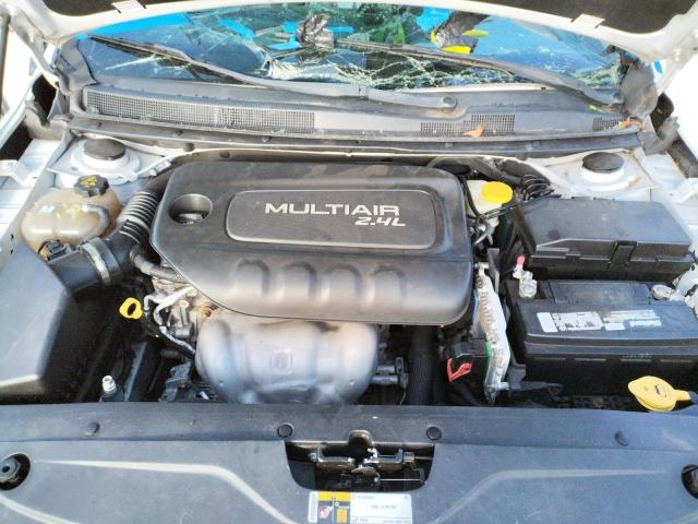 Photo 11 from auction – 2016 CHRYSLER 200 LIMITE with VIN 1C3CCCAB2GN158122