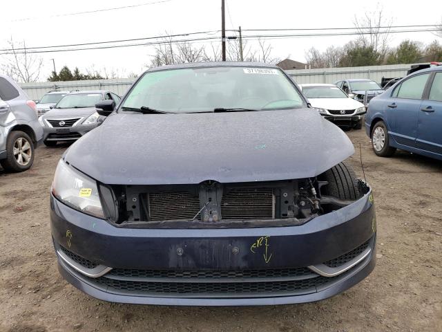 Photo 5 from auction – 2013 VOLKSWAGEN PASSAT SE with VIN 1VWBP7A36DC022611