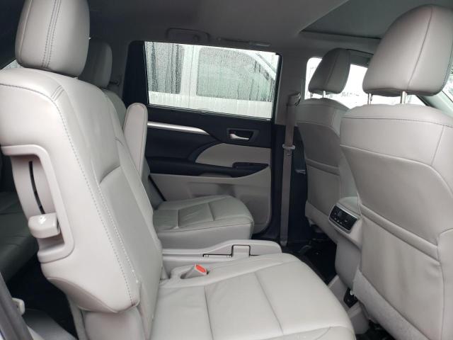 Photo 11 from auction – 2016 TOYOTA HIGHLANDER with VIN 5TDJKRFH8GS299194