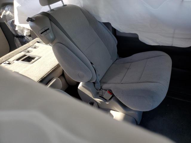 Photo 11 from auction – 2018 TOYOTA SIENNA LE with VIN 5TDKZ3DC9JS962011
