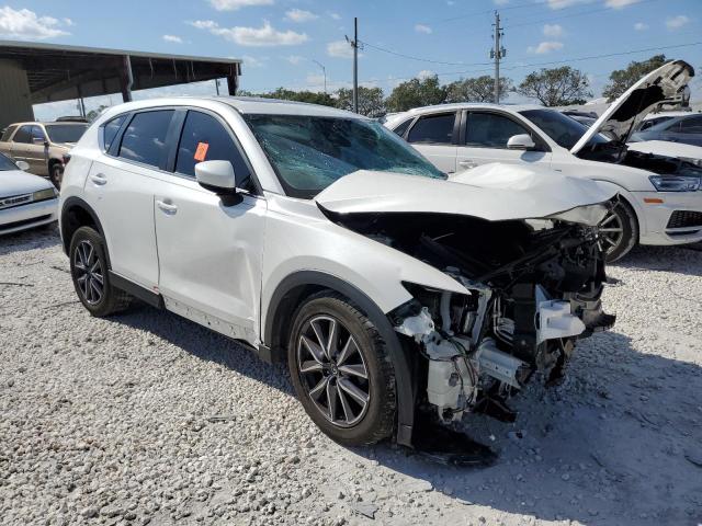 Photo 4 from auction – 2018 MAZDA CX-5 TOURI with VIN JM3KFACMXJ0431031