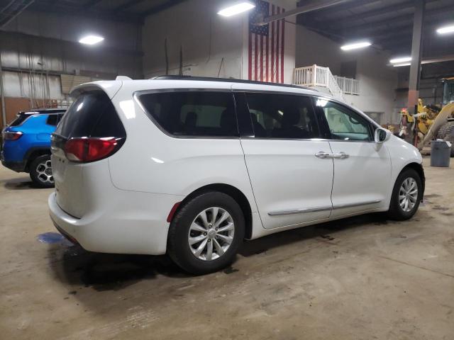 Photo 3 from auction – 2017 CHRYSLER PACIFICA T with VIN 2C4RC1BGXHR720230