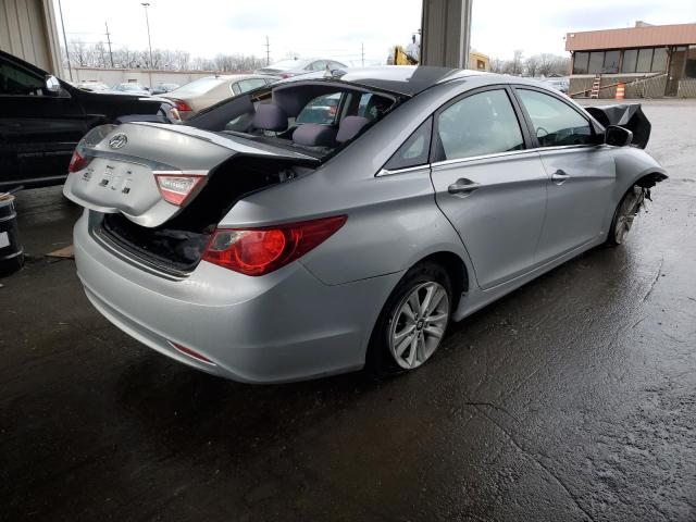Photo 3 from auction – 2013 HYUNDAI SONATA 4D with VIN 5NPEB4AC7DH692072