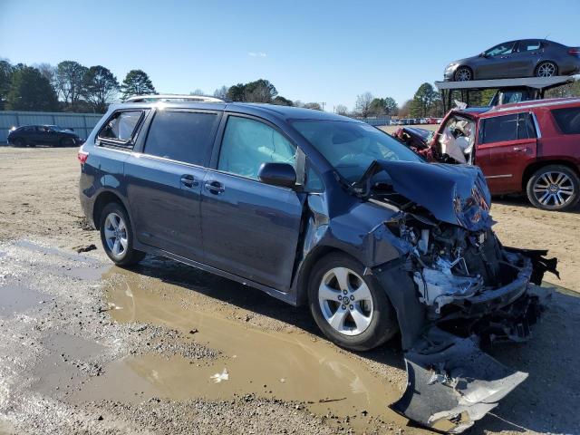 Photo 4 from auction – 2018 TOYOTA SIENNA LE with VIN 5TDKZ3DC9JS962011