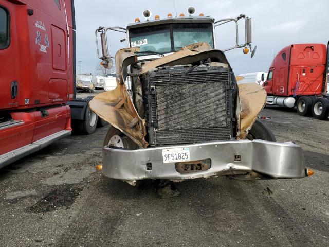 Photo 5 from auction – 2010 PETERBILT 386 with VIN 1XPHD09XXAD109467