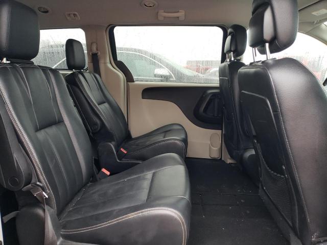 Photo 11 from auction – 2014 CHRYSLER TOWN & COU with VIN 2C4RC1BG3ER358673