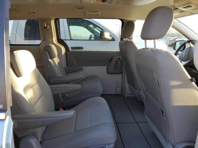 Photo 11 from auction – 2008 CHRYSLER TOWN & COU with VIN 2A8HR54PX8R736421