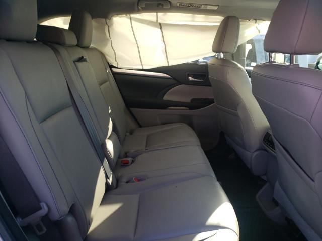 Photo 11 from auction – 2015 TOYOTA HIGHLANDER with VIN 5TDJKRFH4FS217122