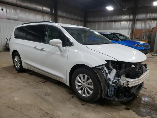 Photo 4 from auction – 2017 CHRYSLER PACIFICA T with VIN 2C4RC1BGXHR720230