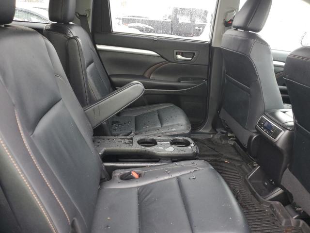 Photo 11 from auction – 2019 TOYOTA HIGHLANDER with VIN 5TDJZRFH8KS585633