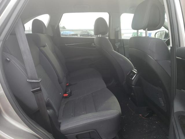 Photo 11 from auction – 2016 KIA SORENTO LX with VIN 5XYPG4A34GG016202