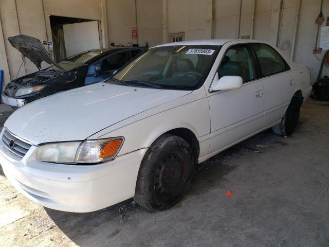 TOYOTA CAMRY LE 2001 with VIN 4T1BF22K21U971685 - Photo from auction