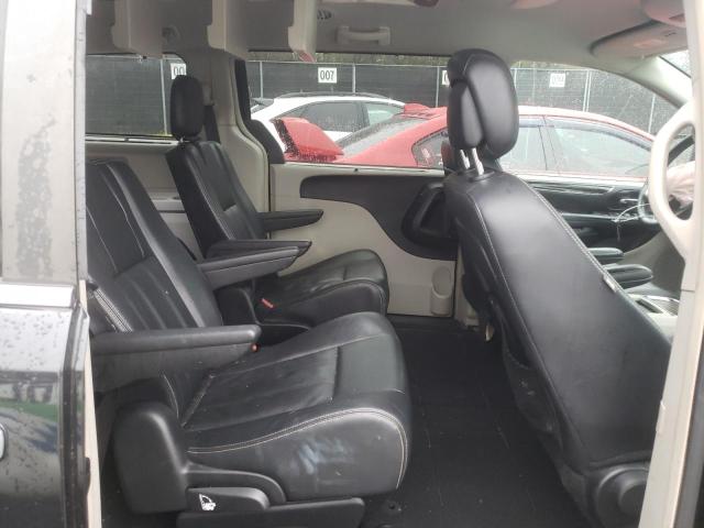 Photo 11 from auction – 2016 CHRYSLER TOWN & COU with VIN 2C4RC1BG7GR132624