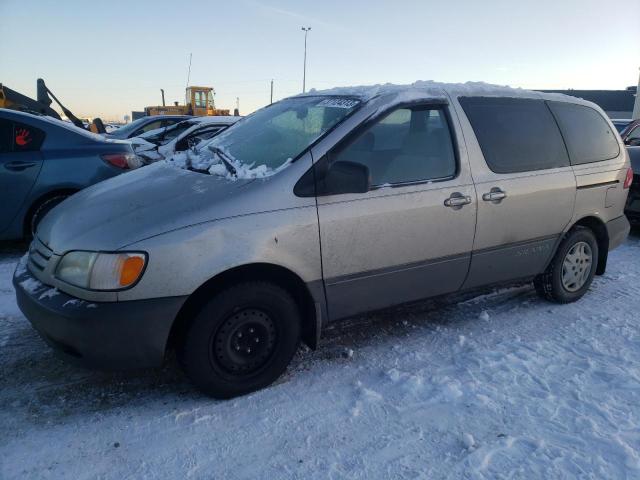 TOYOTA SIENNA CE 2002 with VIN 4T3ZF19C72U439302 - Photo from auction