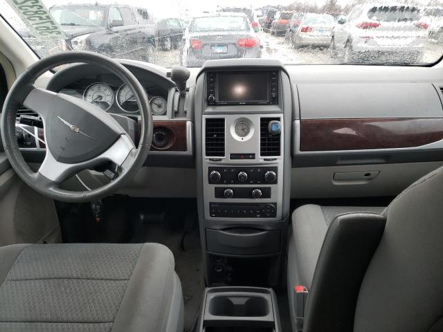 Photo 8 from auction – 2010 CHRYSLER TOWN & COU with VIN 2A4RR5D1XAR495130