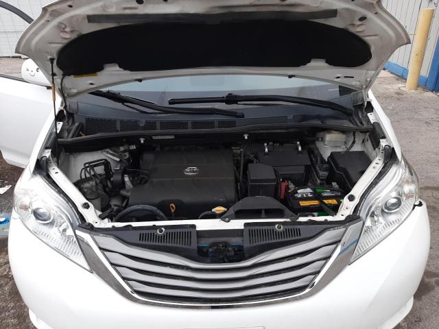Photo 12 from auction – 2012 TOYOTA SIENNA XLE with VIN 5TDYK3DC3CS215537