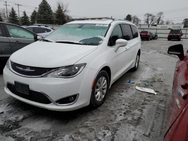 CHRYSLER PACIFICA T 2018 with VIN 2C4RC1EG9JR315722 - Photo from auction