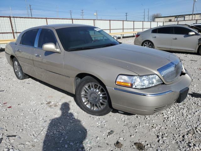 Photo 4 from auction – 2010 LINCOLN TOWN CAR S with VIN 2LNBL8CV6AX631145
