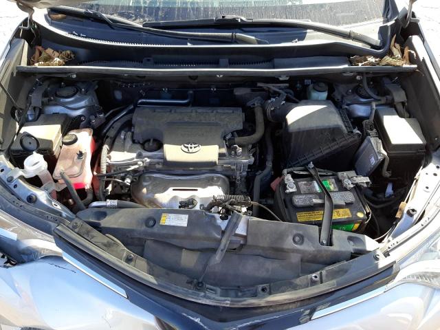 Photo 11 from auction – 2018 TOYOTA RAV4 LE with VIN 2T3ZFREV3JW441603
