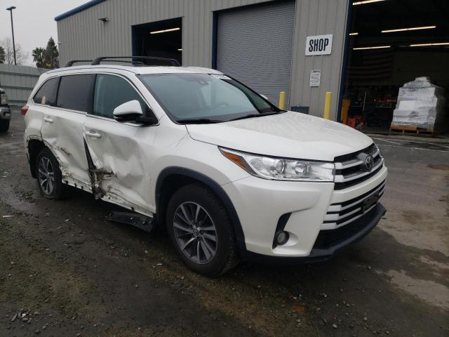 Photo 4 from auction – 2019 TOYOTA HIGHLANDER with VIN 5TDJZRFH3KS611622