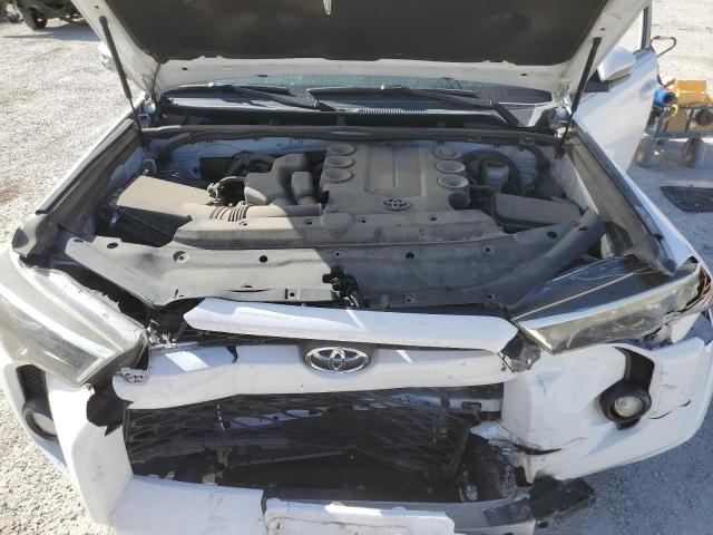 Photo 12 from auction – 2017 TOYOTA 4RUNNER SR with VIN JTEZU5JR2H5156864