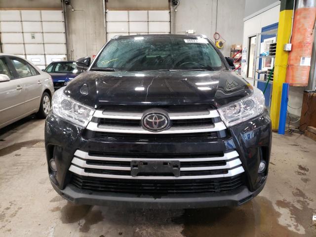 Photo 5 from auction – 2019 TOYOTA HIGHLANDER with VIN 5TDJZRFH7KS572842